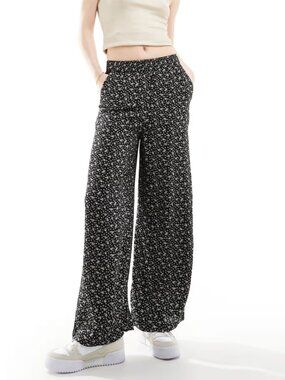 & Other Stories Tailored Trousers | US 6 | Chic Minimalist Pants